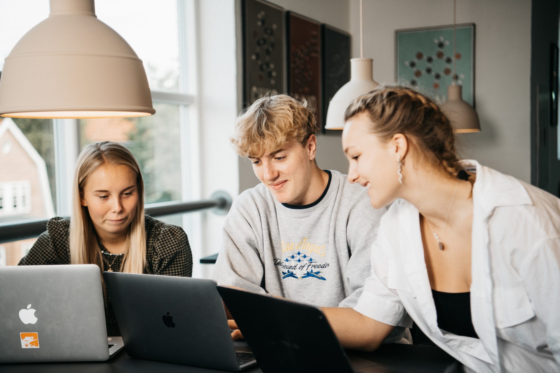 elever som arbejder med sprog