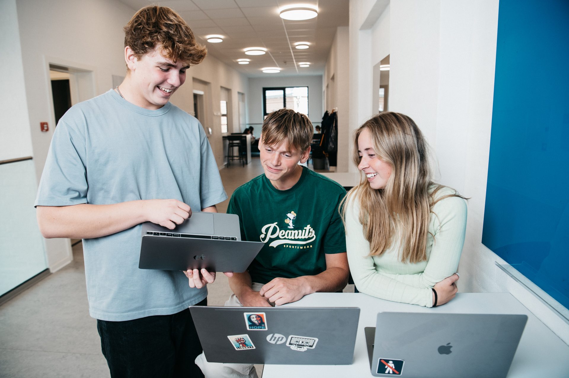 elever arbejder med opgave