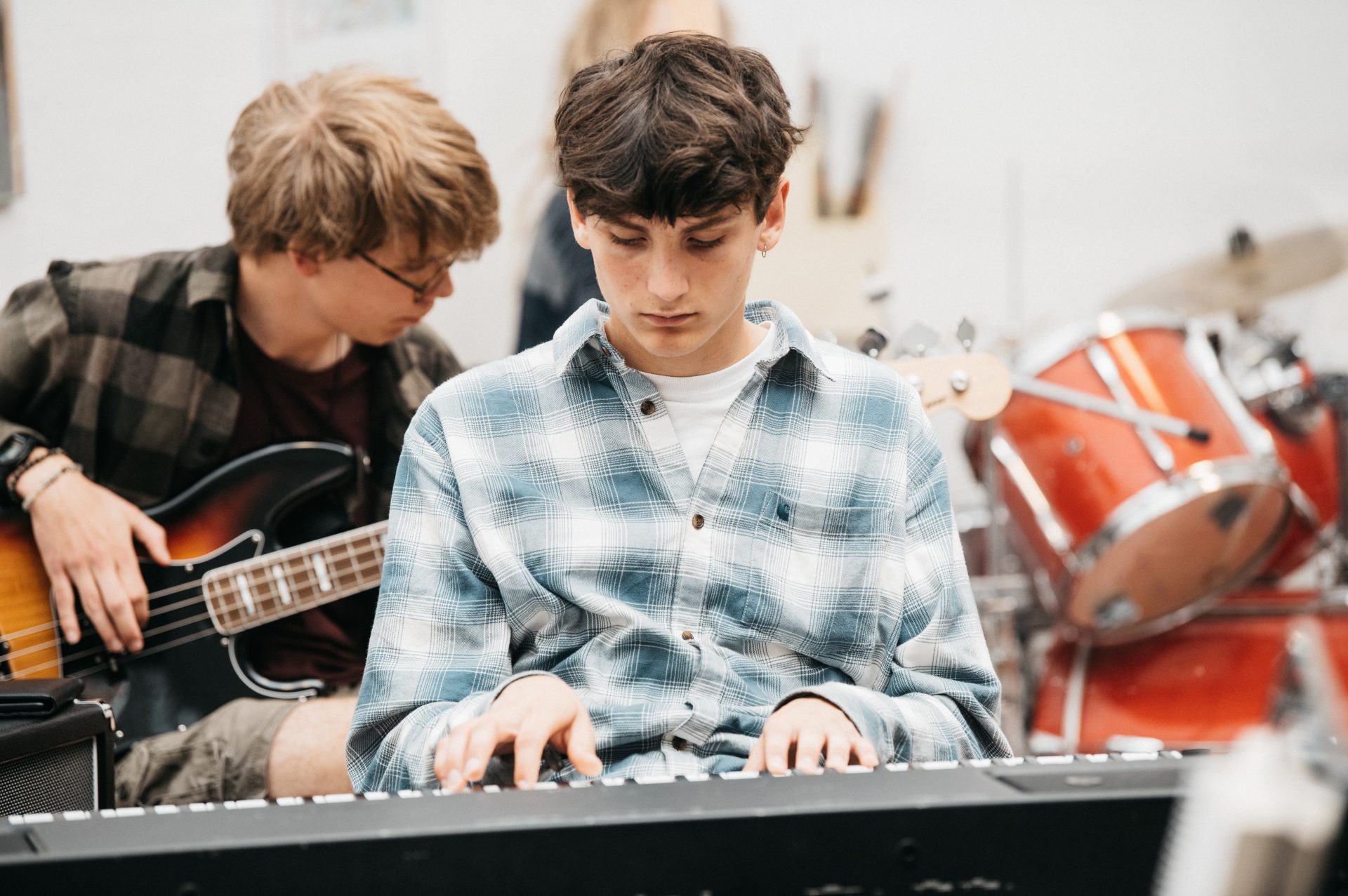 elever som spiller musik