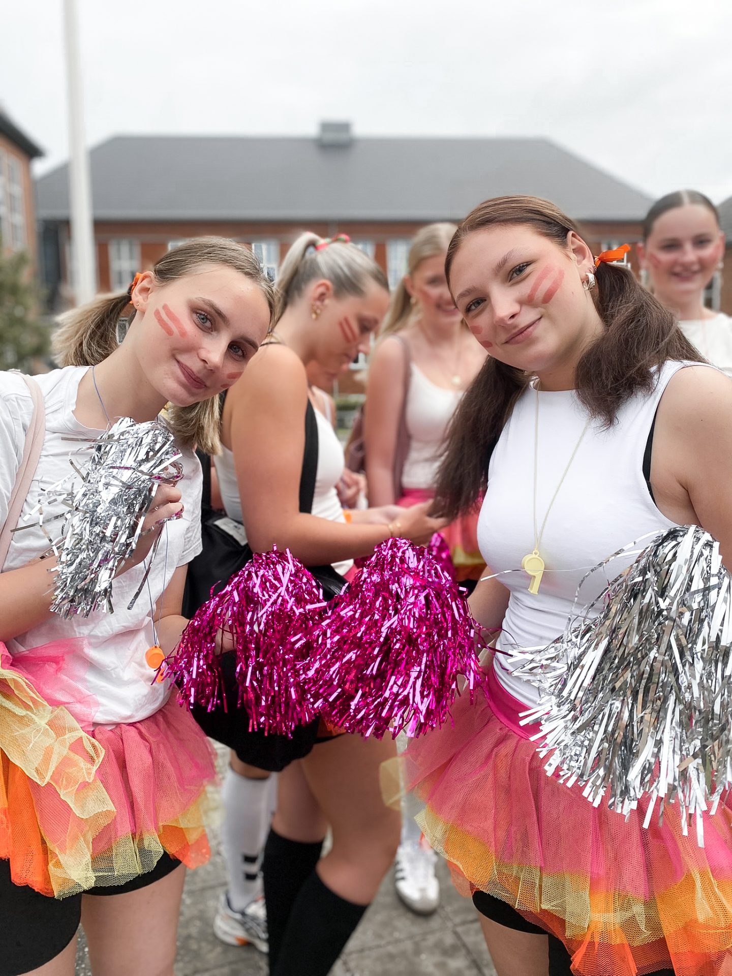 Udklædte elever til skolens fødselsdag