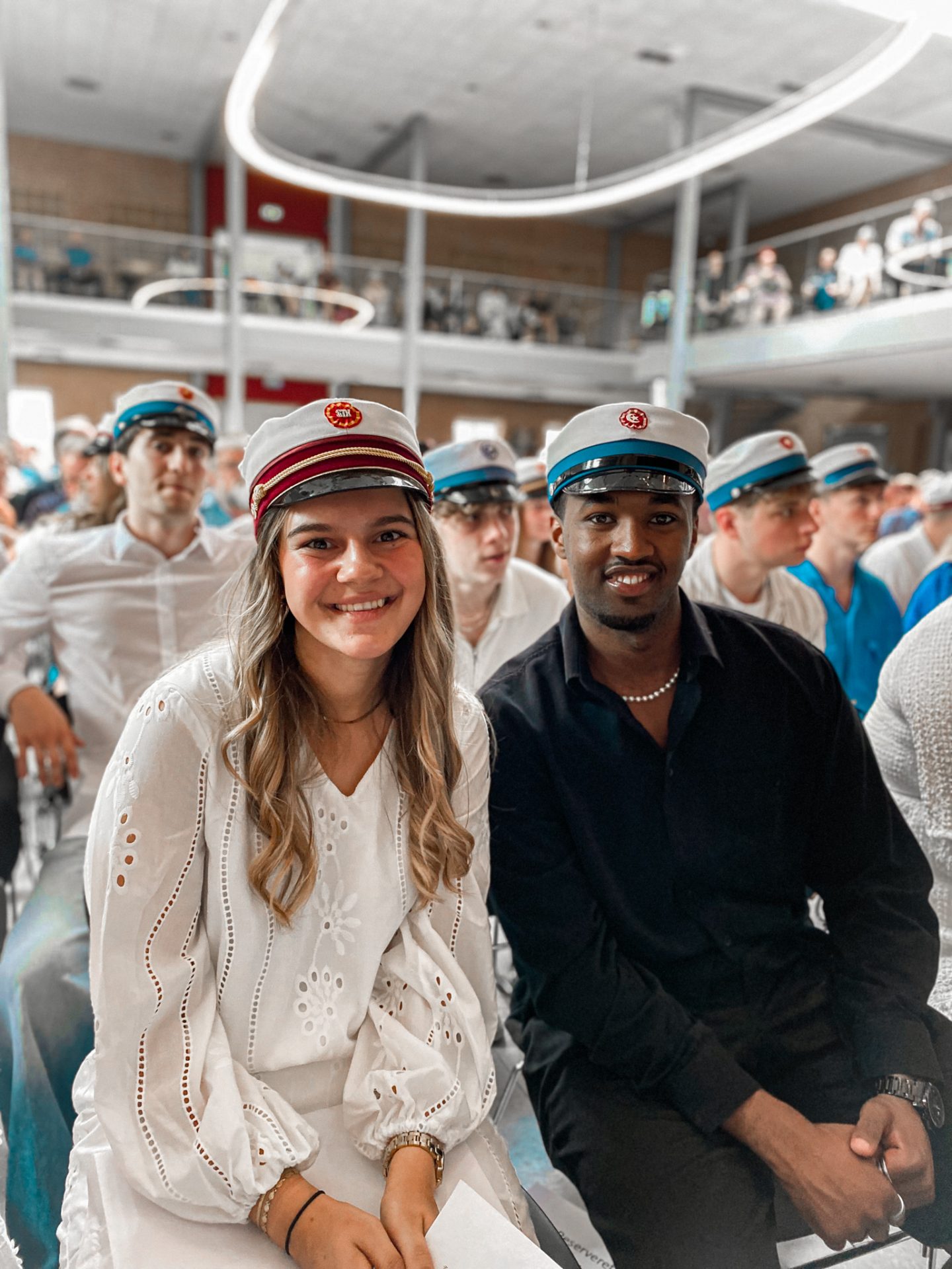 2 elever til dimission